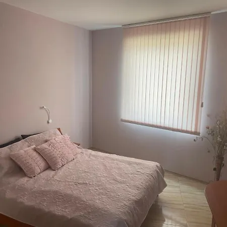 Beachfront With Panoramic Sea View Sunny דירה